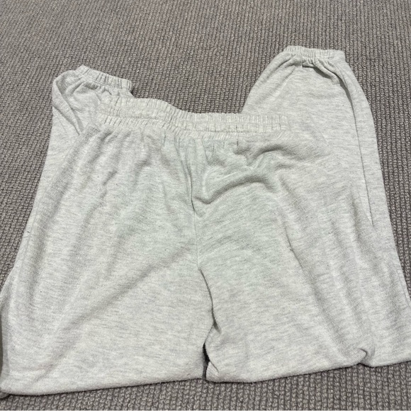 Urban Outfitters Out from Under Jenny Fleece Jogger Pant in Light Grey (XS) - Picture 7 of 8